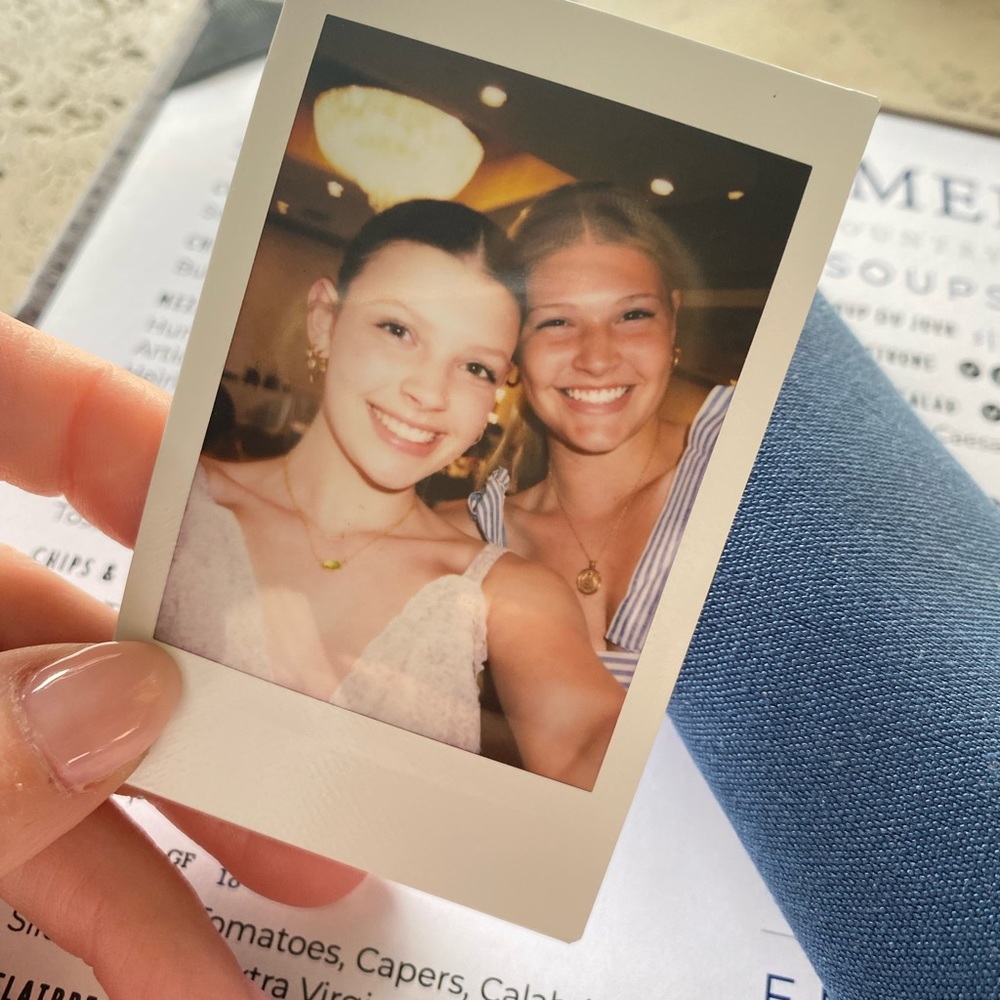 Meet Sisters in Fashion